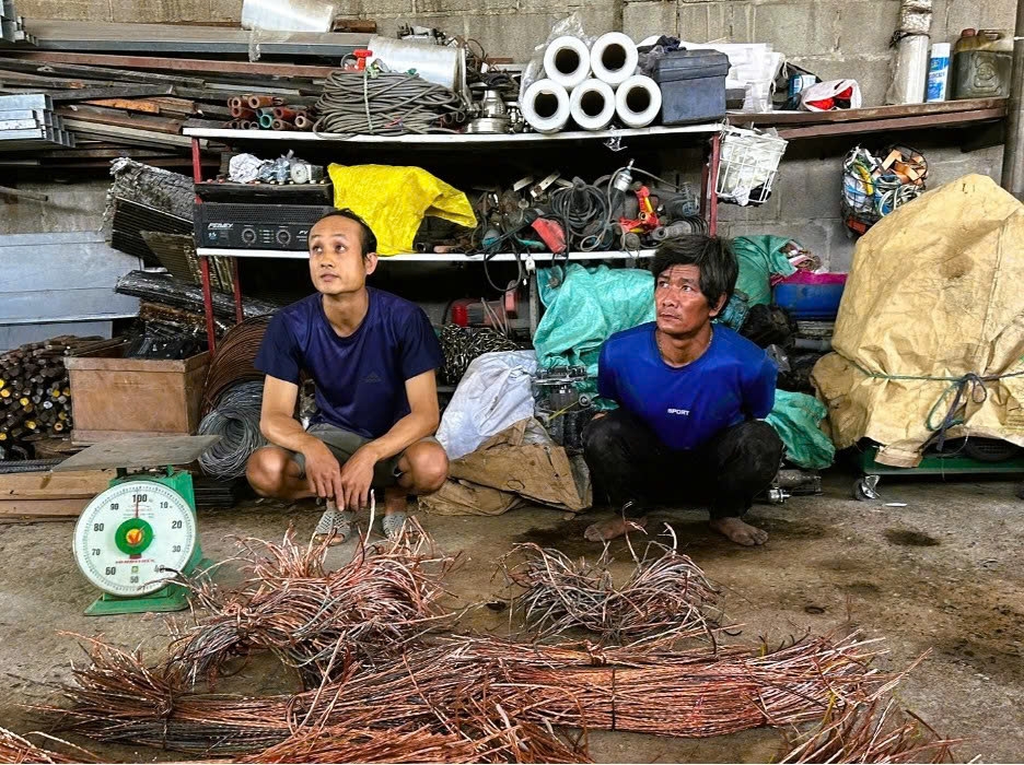 Công an Đồng Nai tạm giữ 2 đối tượng trộm cắp và tiêu thụ dây điện